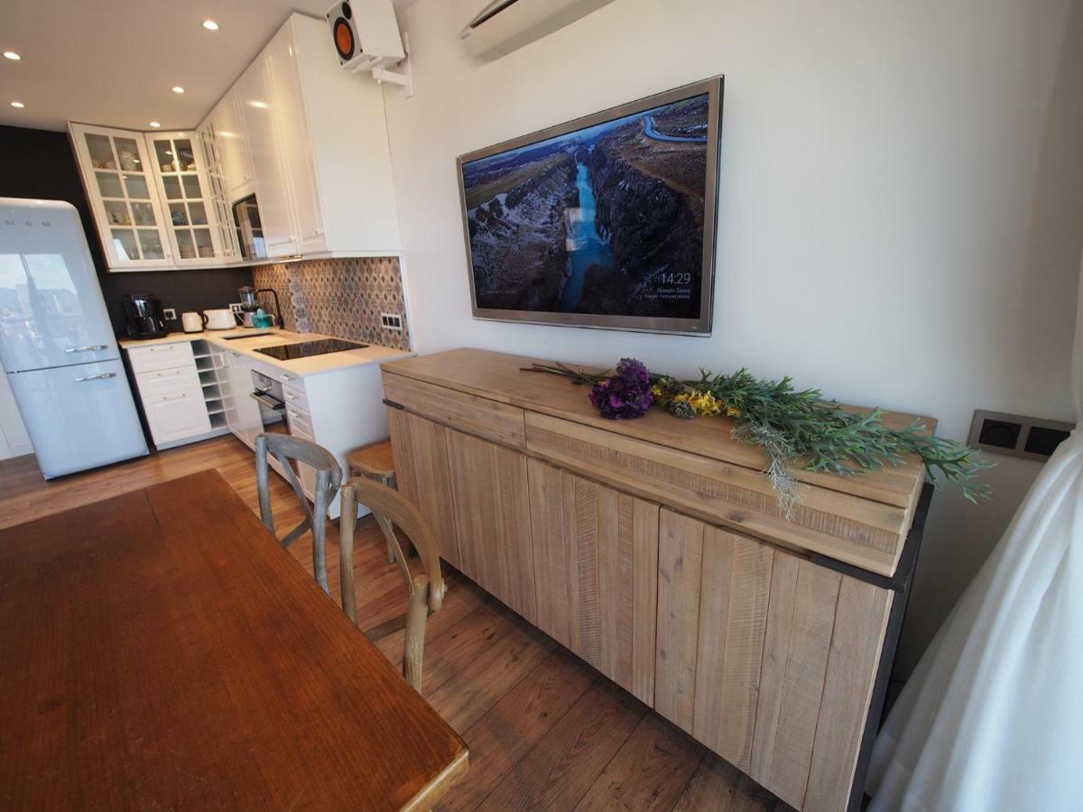Seafront Apartment In Паламос Екстериор снимка