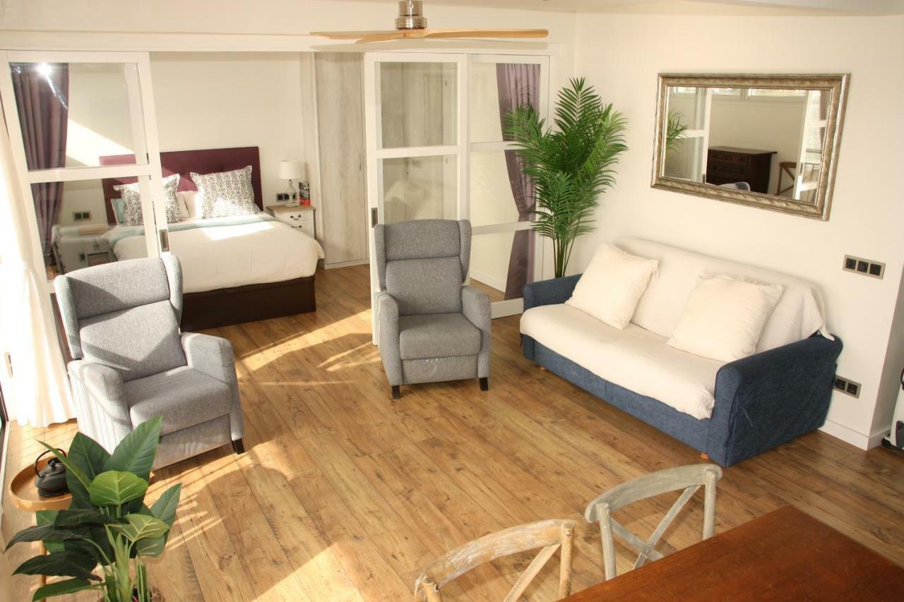 Seafront Apartment In Паламос Екстериор снимка