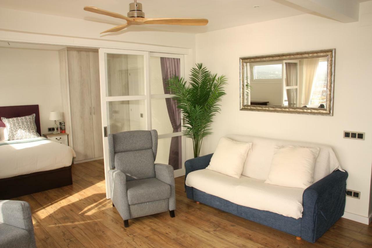 Seafront Apartment In Паламос Екстериор снимка