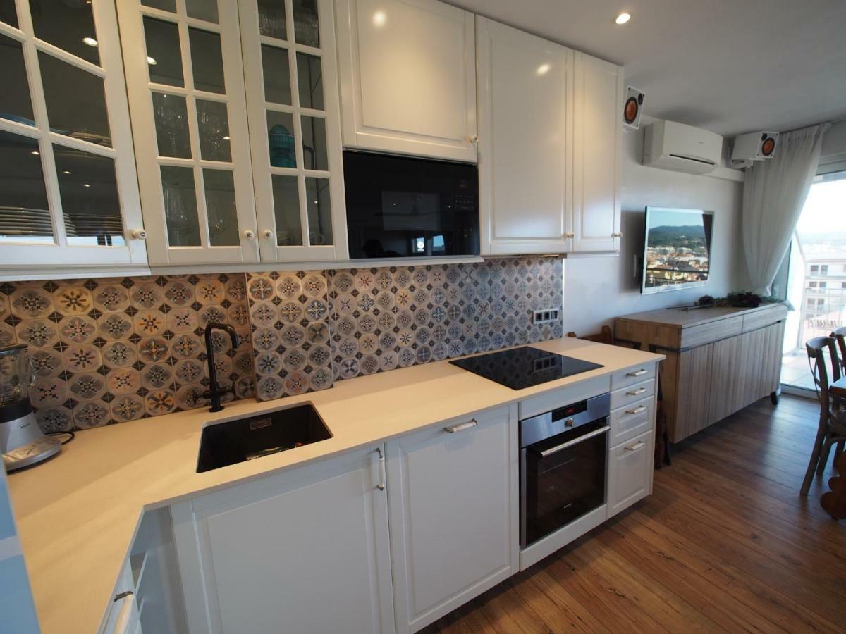 Seafront Apartment In Паламос Екстериор снимка