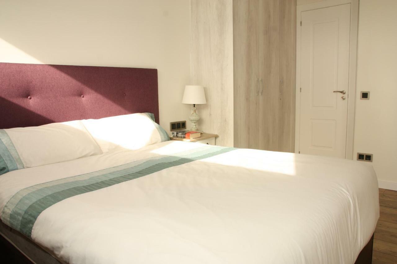 Seafront Apartment In Паламос Екстериор снимка